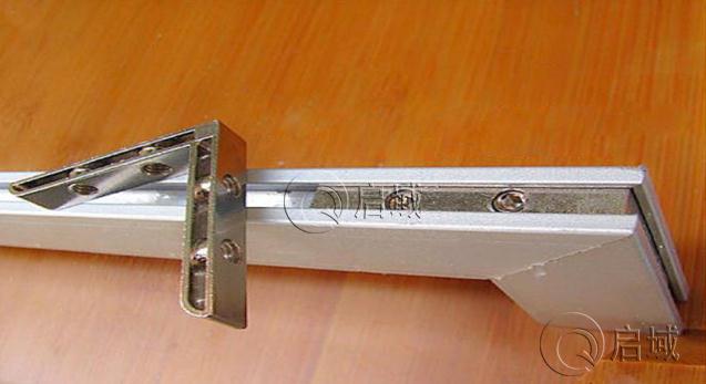 角槽连接件安装图